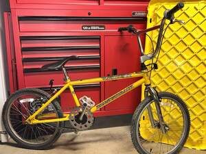 Vintage 2005 Diamondback Freestyle Viper BMX Bike Yellow With GT Pedals